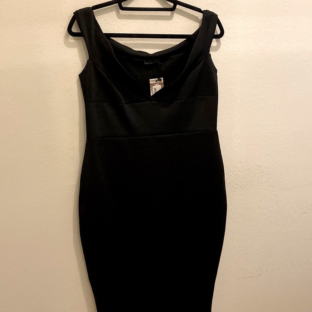 Black knee length sweetheart off shoulder bodycon dress